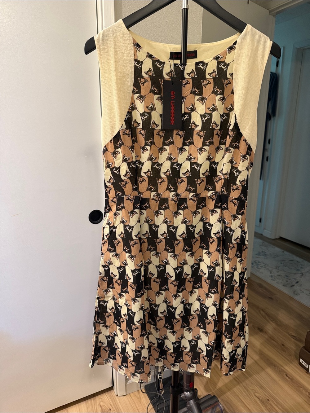 sm wardrobe Sleeveless Mini Dress in Cream and Brown size L NWT